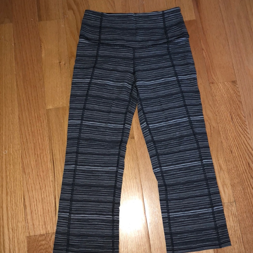 Lulu lemon crop yoga pants